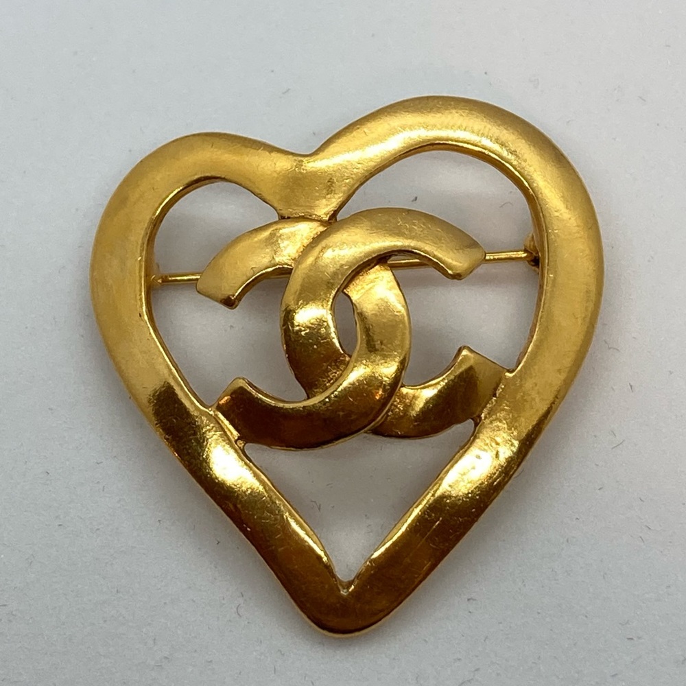 SOLD 1995 Chanel vintage heart brooch